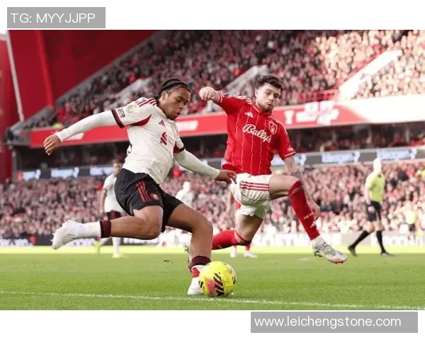 杰拉德与卡拉格的传奇对决朋友队友谊赛精彩回顾与球迷热情反响 杰拉德与卡拉格的传奇对决朋友队友谊赛精彩回顾与球迷热情反响